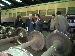 Ricardo Vago visita a un taller de la empresa Ferrobaires