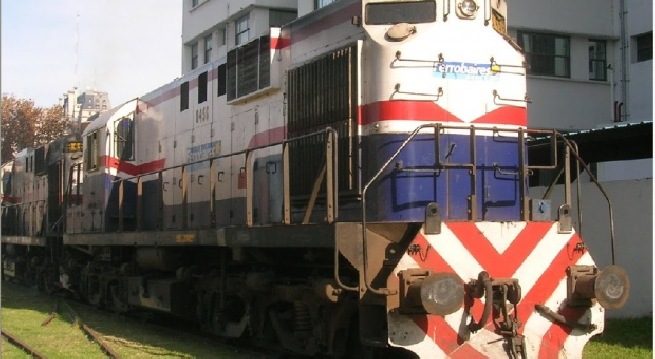 Ferrobaires: menos servicios y más personal