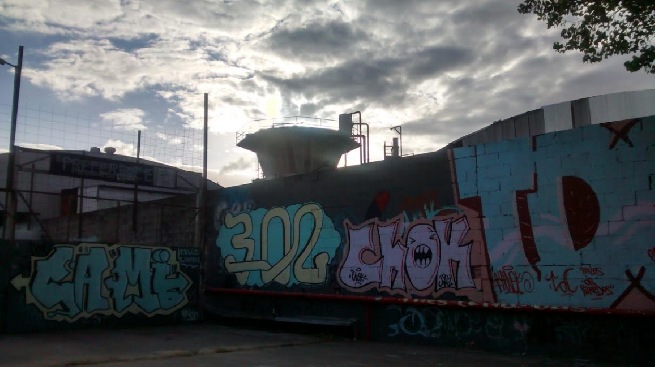 Papelera contaminante en Don Torcuato