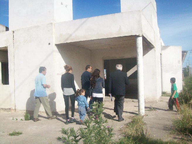 Ricardo Vago visitó la paralizada obra del Centro Integrador Comunitario en Necochea